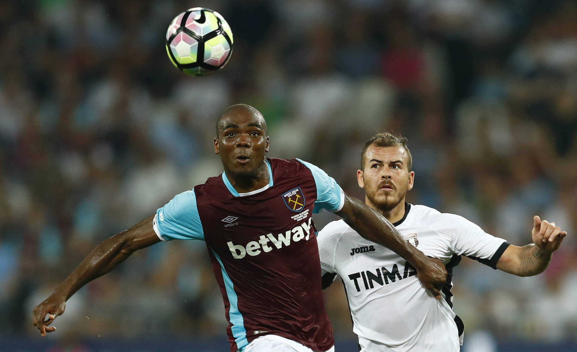 Angelo Ogbonna Aerial Duel Football Match