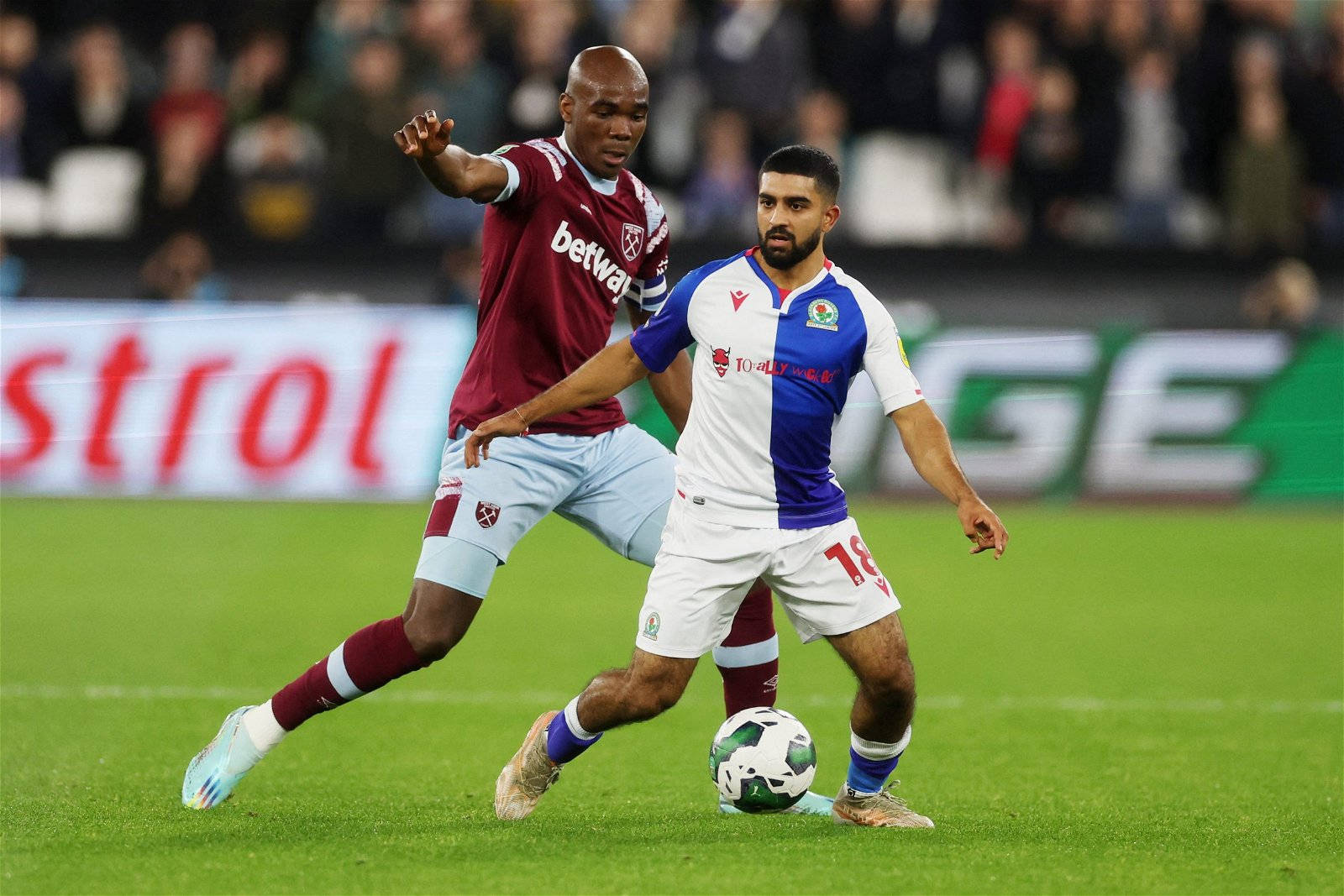 Angelo Ogbonna Defensive Action Football Match