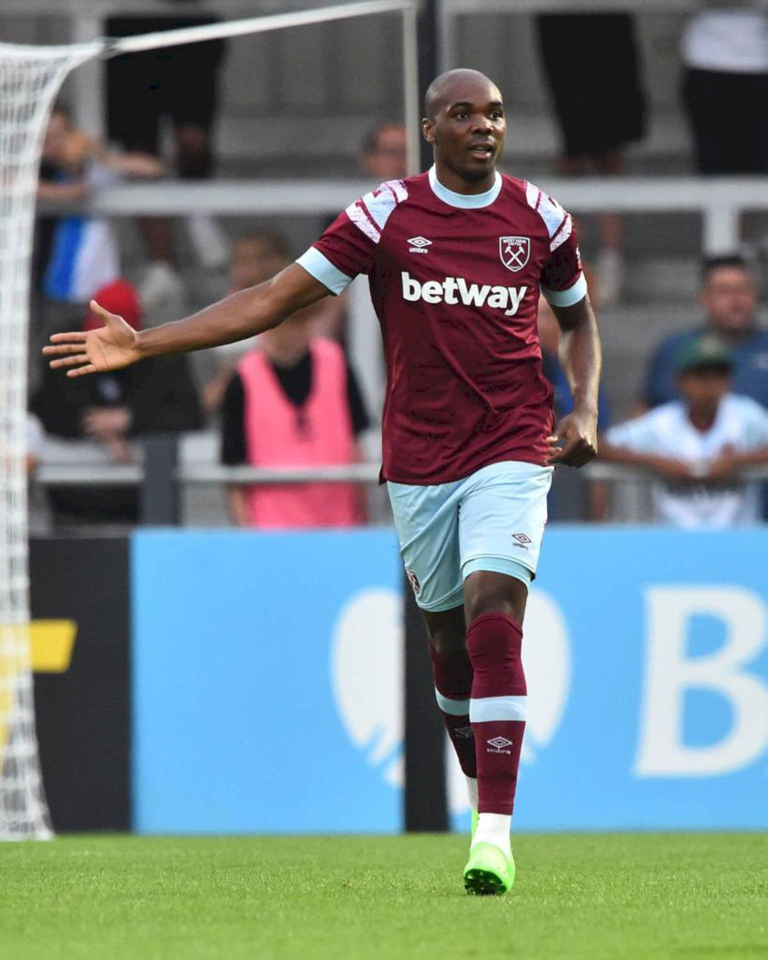 Angelo Ogbonna In Action For West Ham United Background