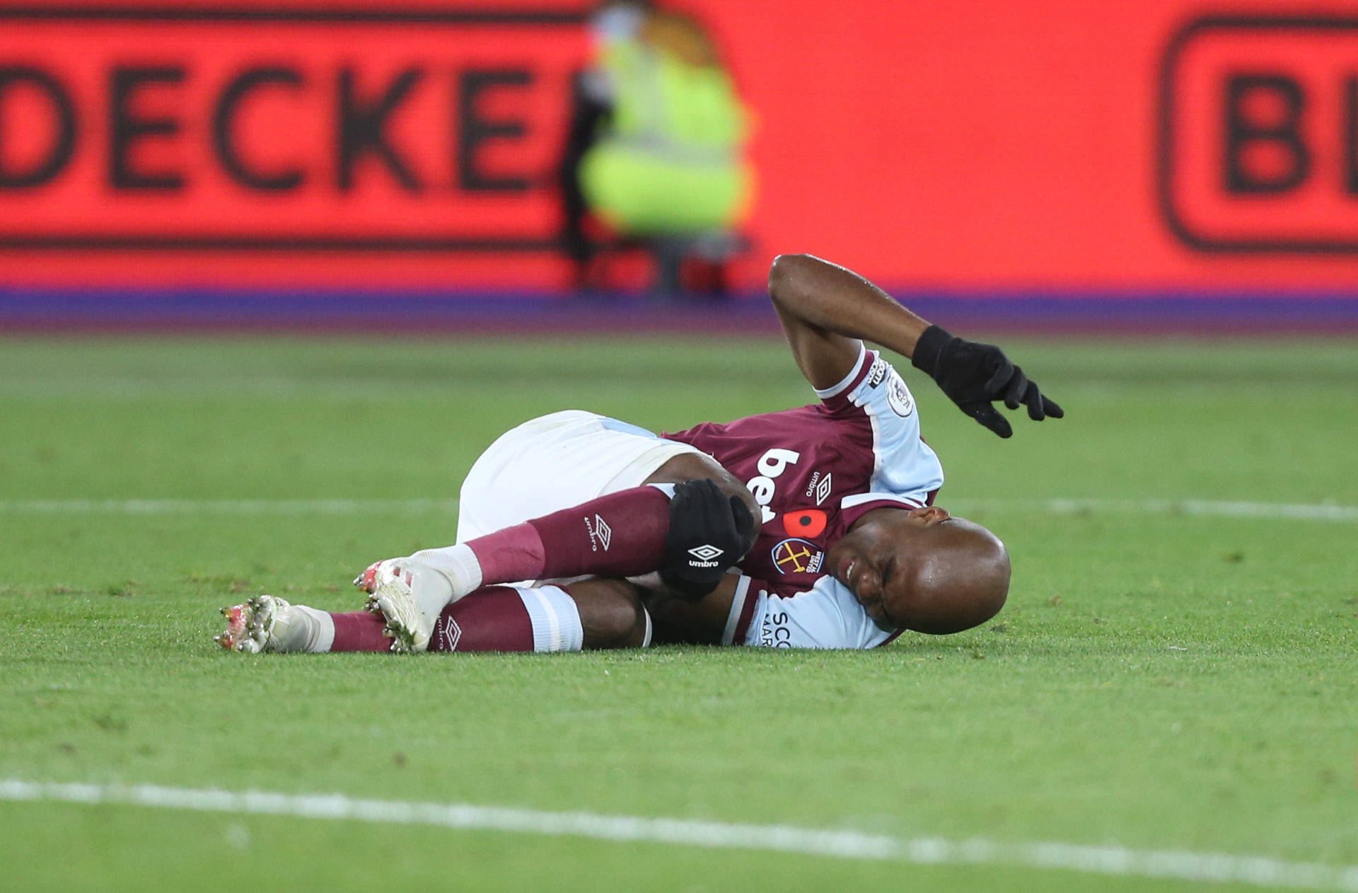 Angelo Ogbonna In Action On The Field Background