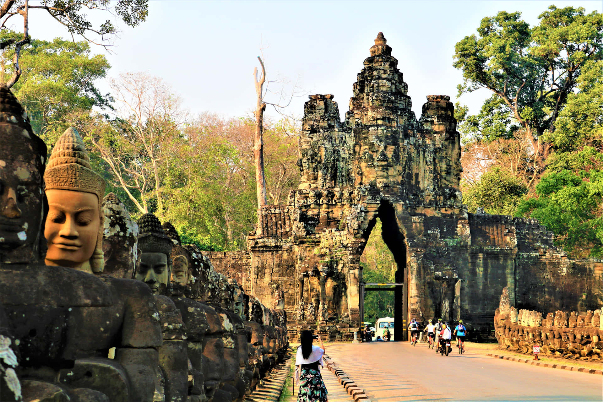 Angkor Thom Ruin Arches Background