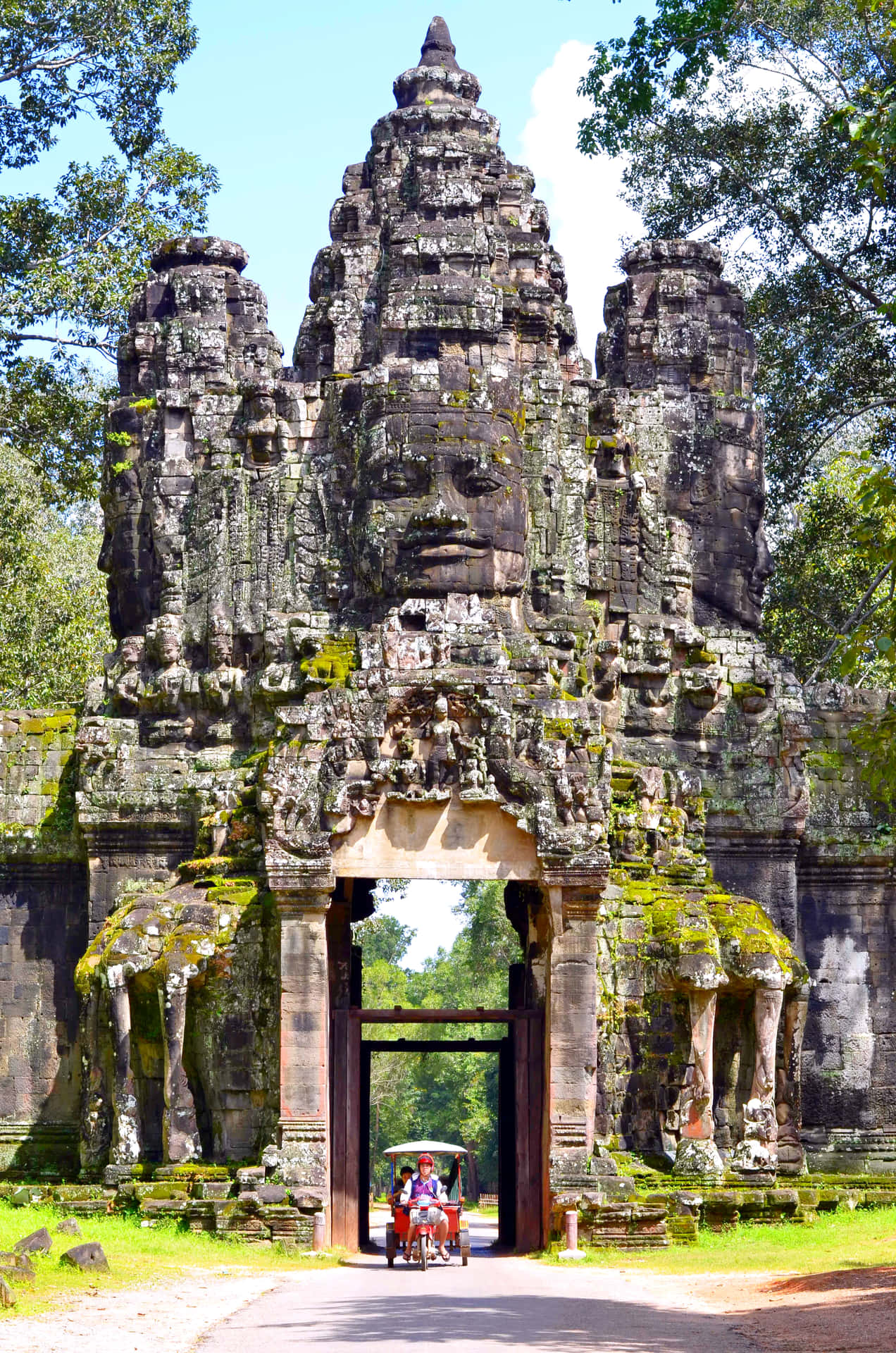 Angkor Thom Ruins Phone Background