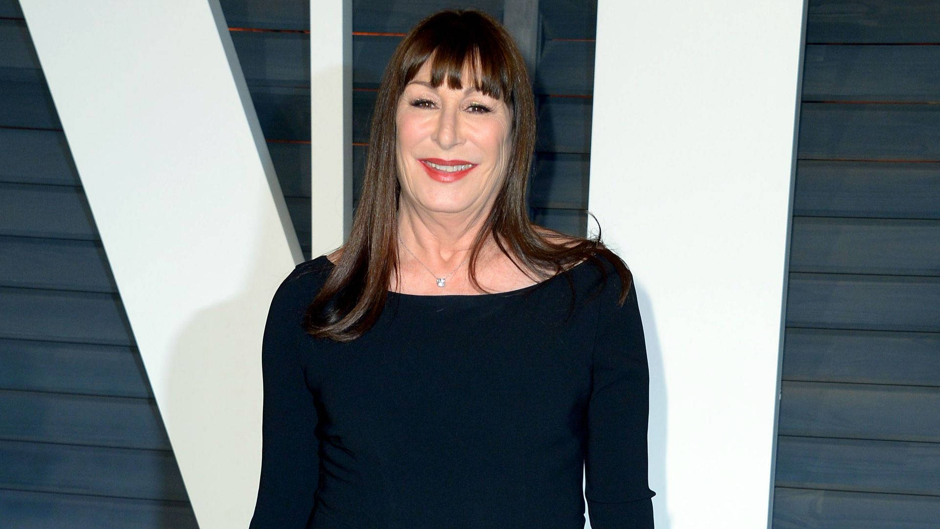 Anjelica Huston 2019 Vanity Fair Background