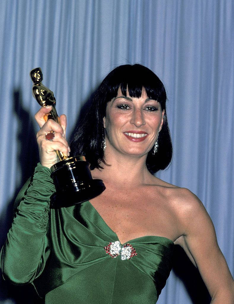 Anjelica Huston 58th Academy Awards