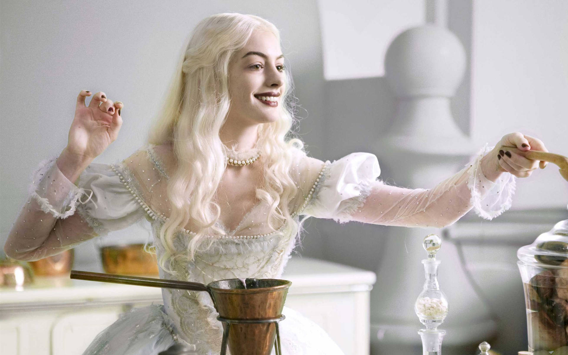 Anne Hathaway As The White Queen. Background