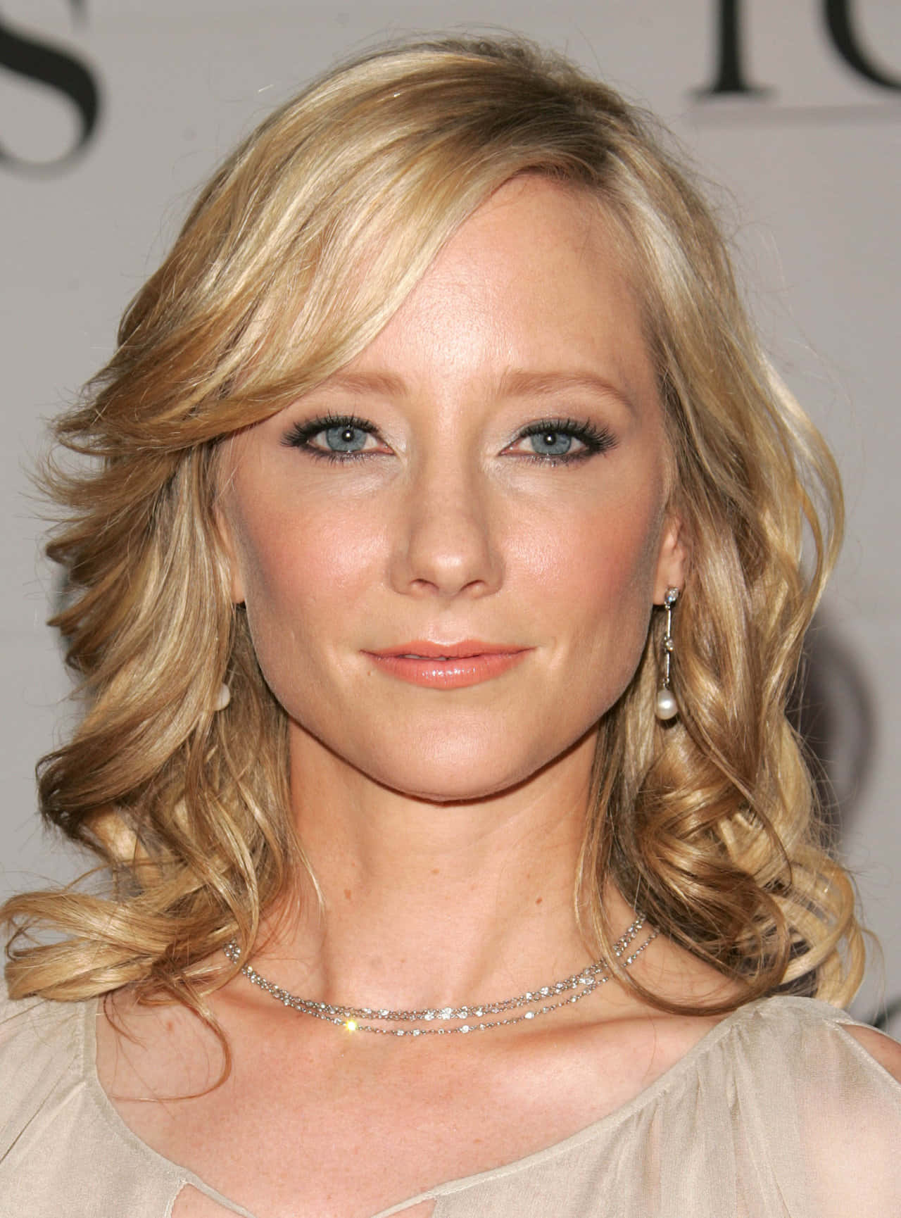 Anne Heche Smokey Dark Eyes