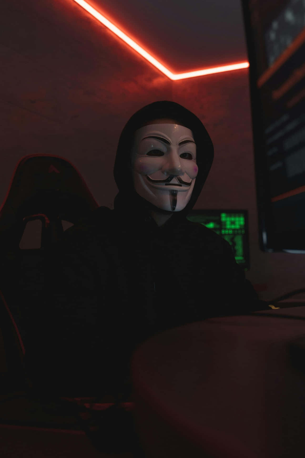 Anonymous Hackerin Dark Room