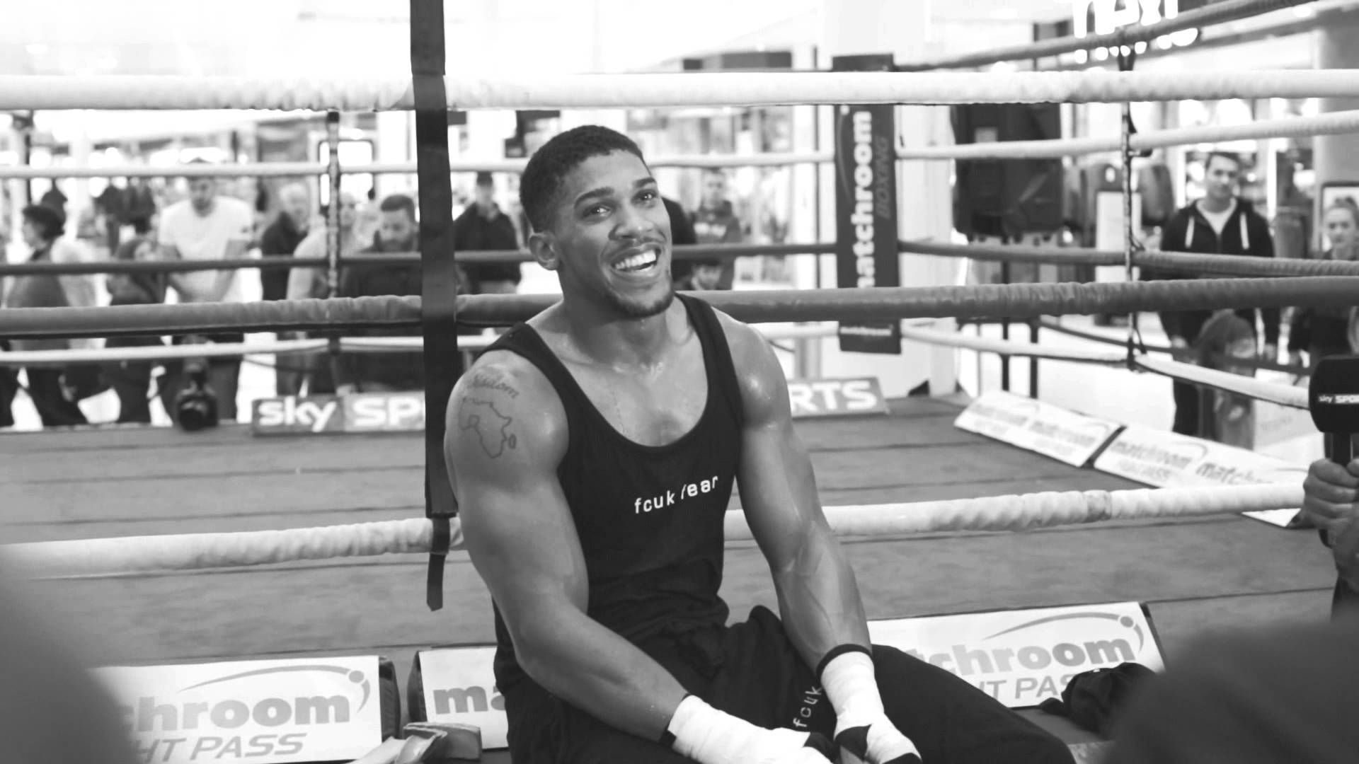 Anthony Joshua Gym Tank Top Background