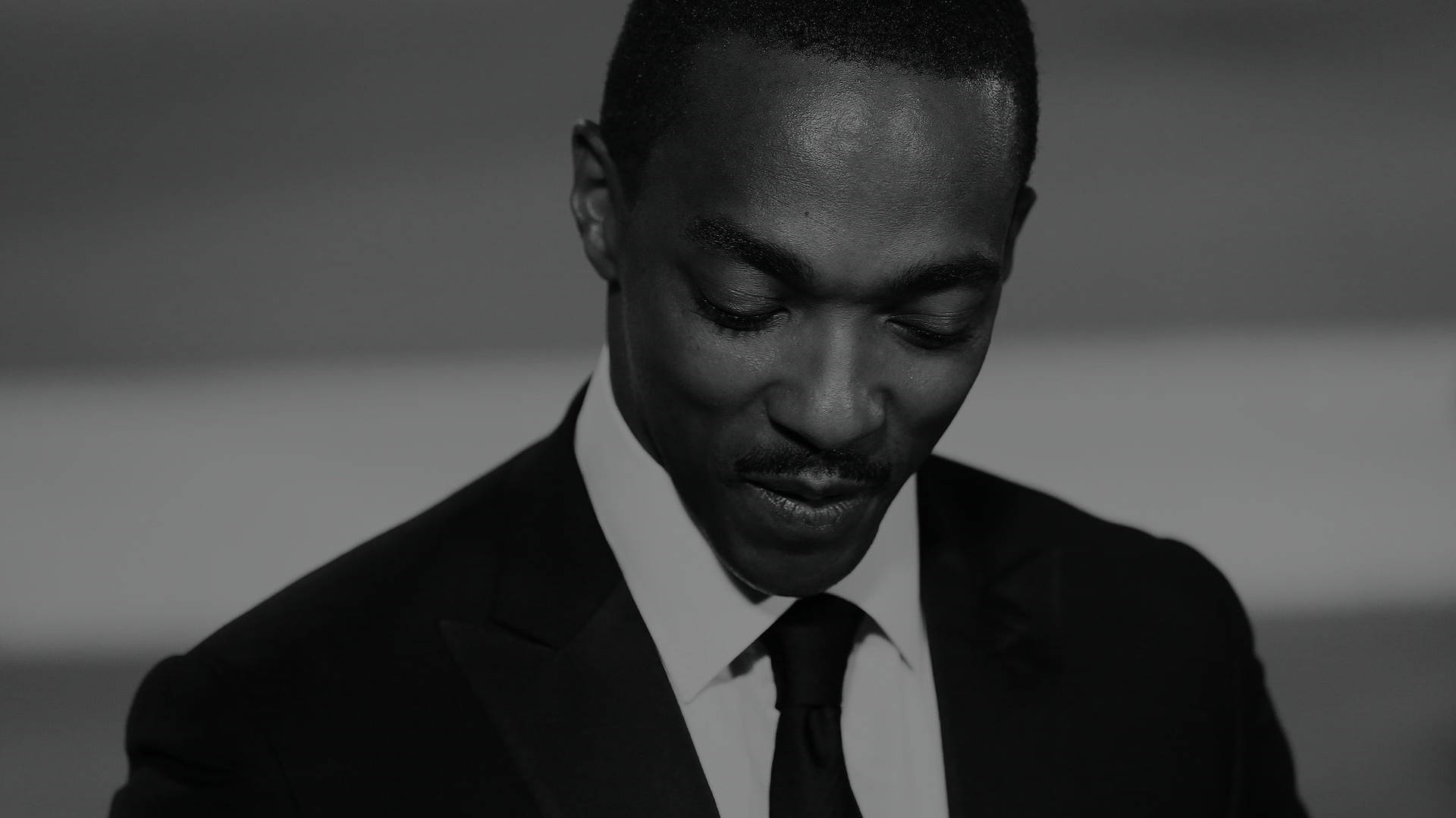 Anthony Mackie In Dress Suit Background