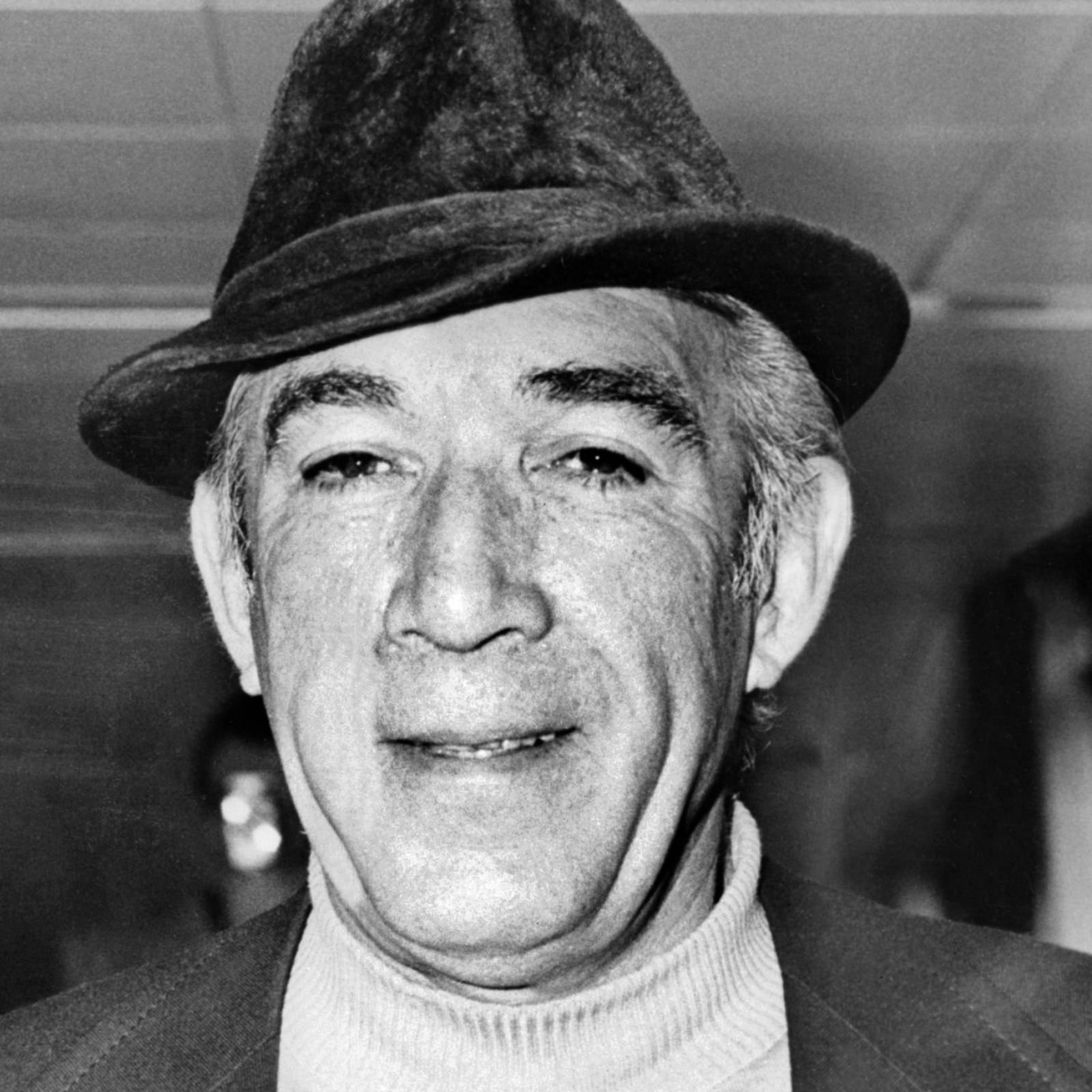 Anthony Quinn Mexican-american Hollywood Actor Background