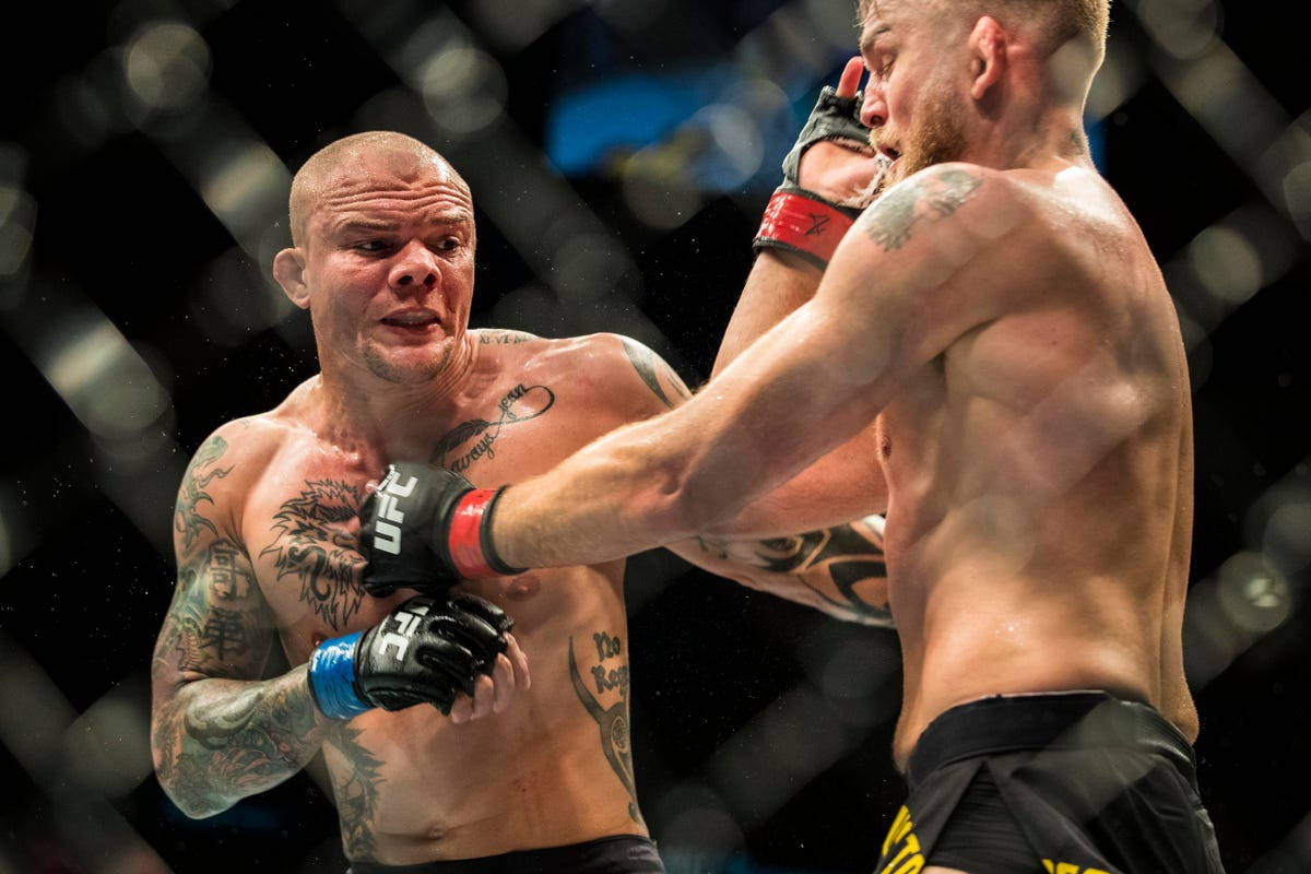 Anthony Smith Versus Alexander Gustafsson Closeup Background