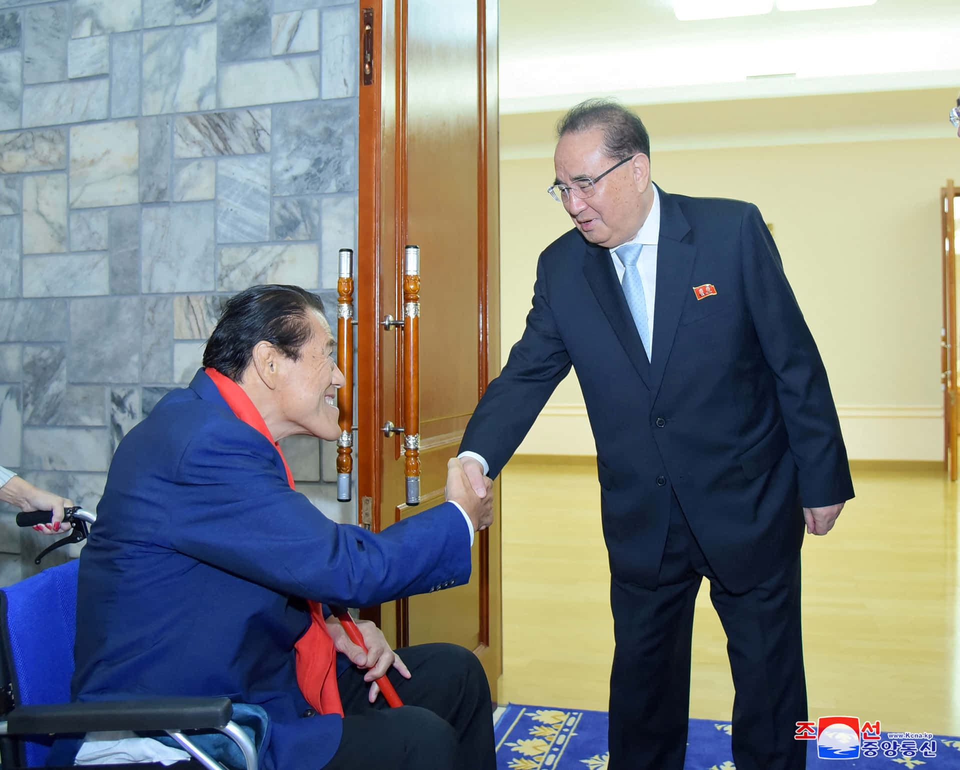 Antonio Inoki Instigating Profound Dialogue With A North Korean Official