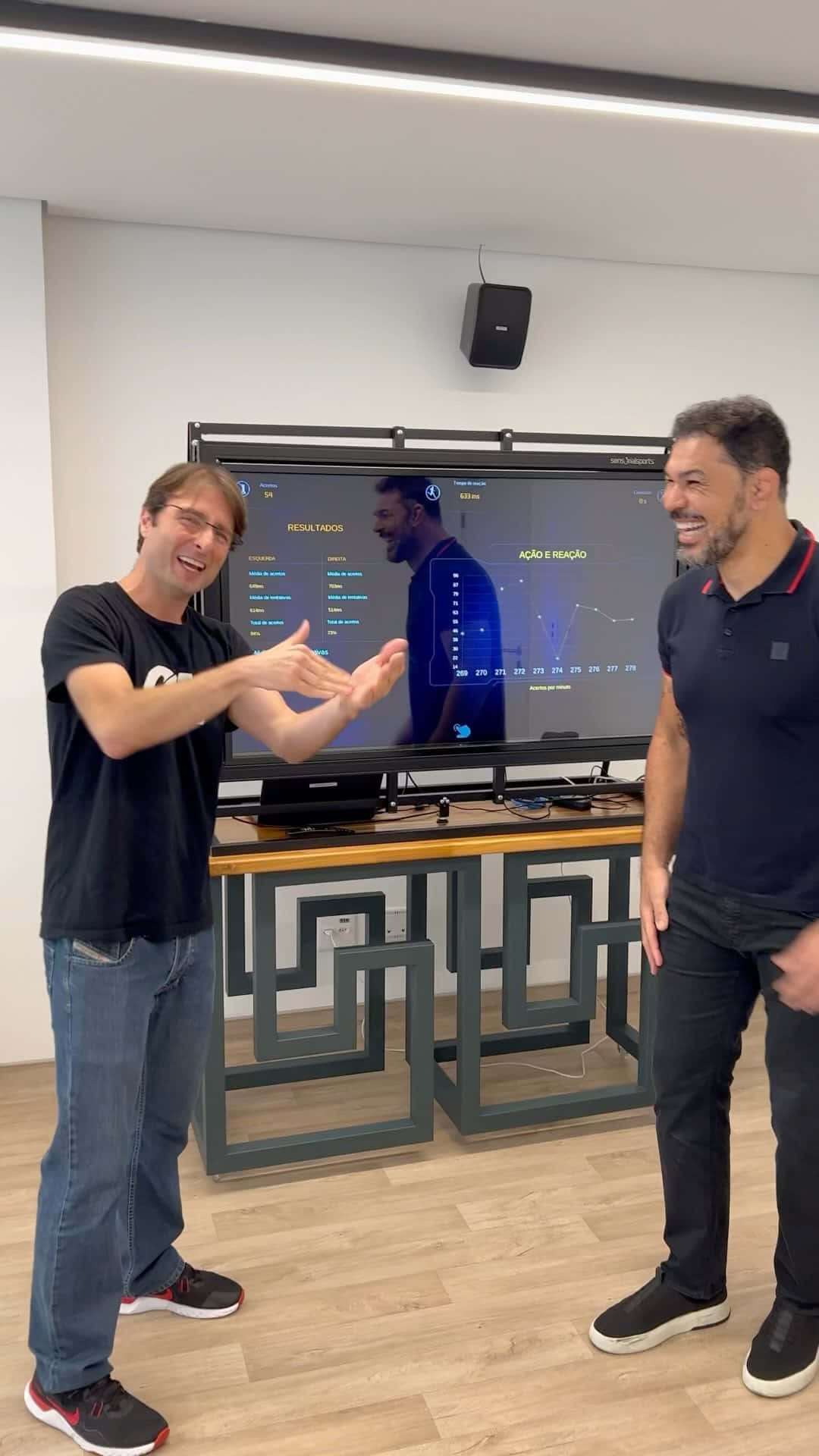 Antônio Rodrigo Nogueira Smiling Background