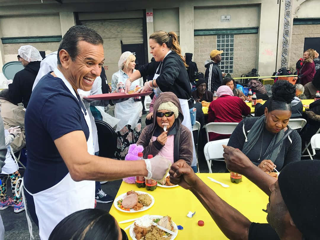 Antonio Villaraigosa Doing Fist Bump Background