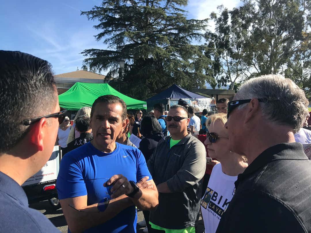 Antonio Villaraigosa Speaking To Hollywood Residents Background