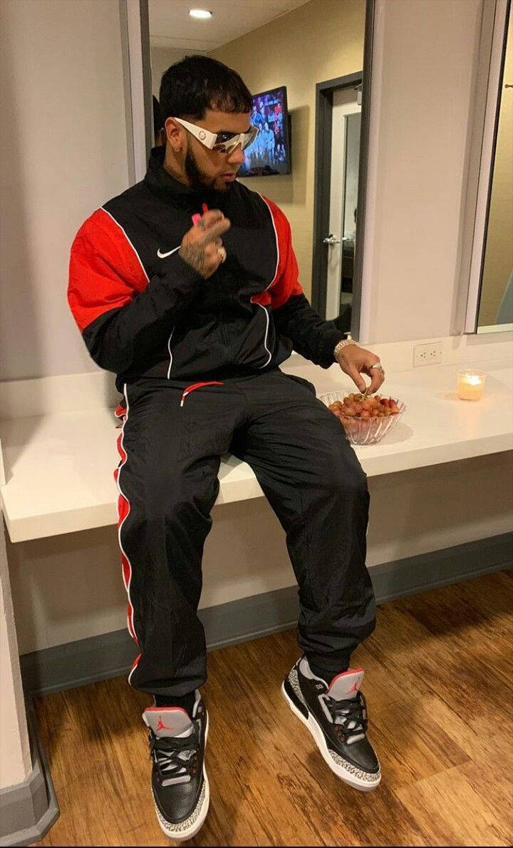 Anuel Aa Candid Shot Background