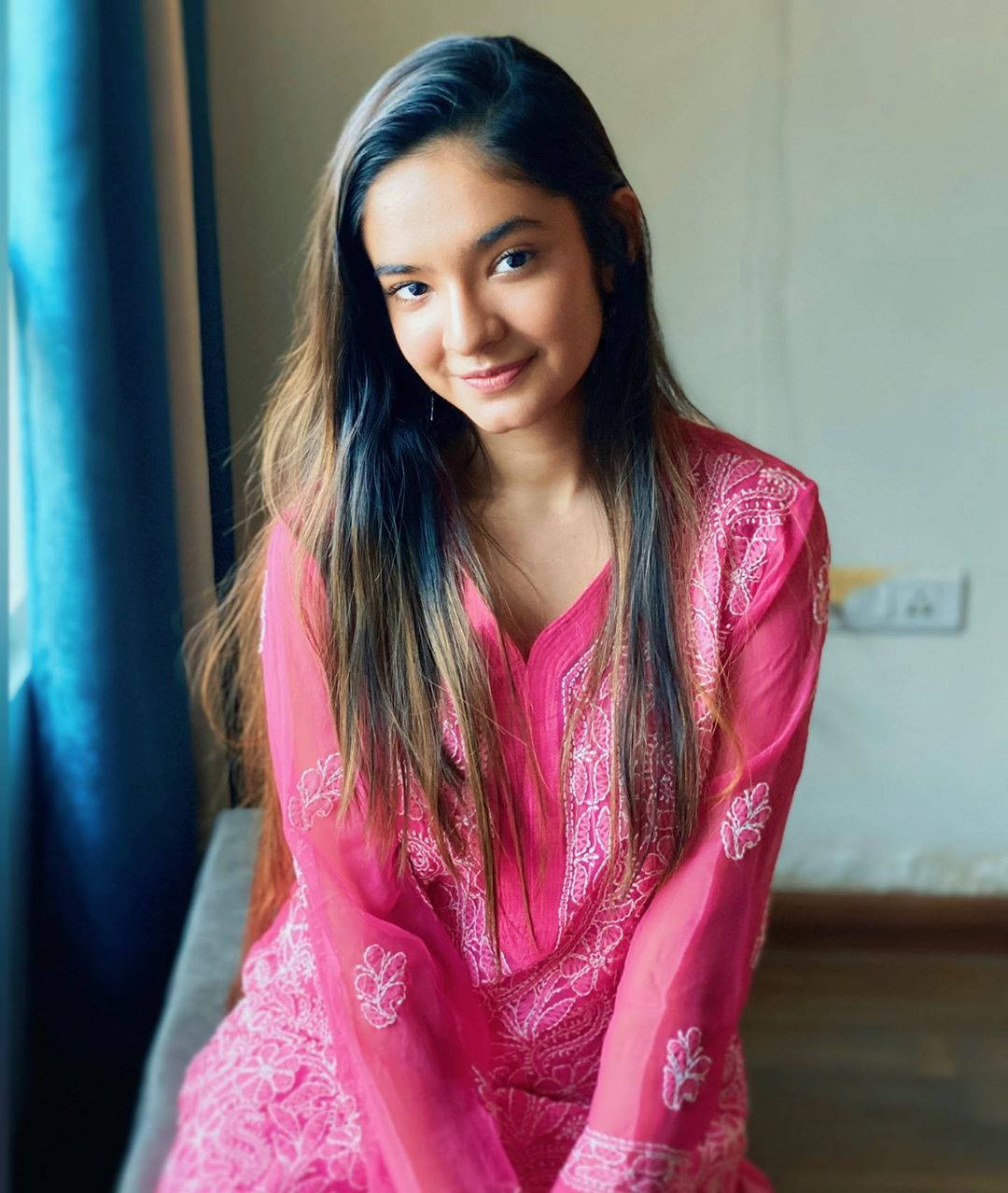 Anushka Sen Pink Cardigan Background