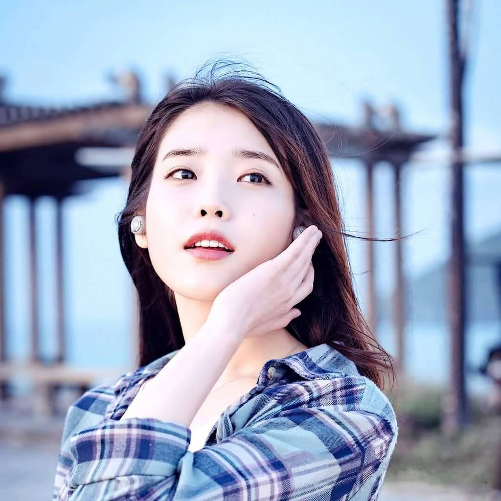 Appealing Iu Background