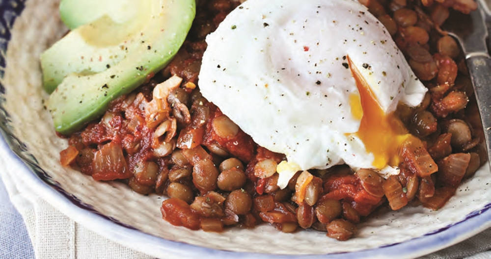 Appetizing Huevos Rancheros With Nutritious Lentils Background