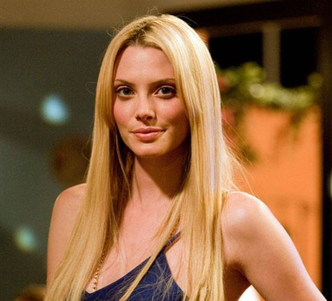 April Bowlby With A Straight Blonde Hair