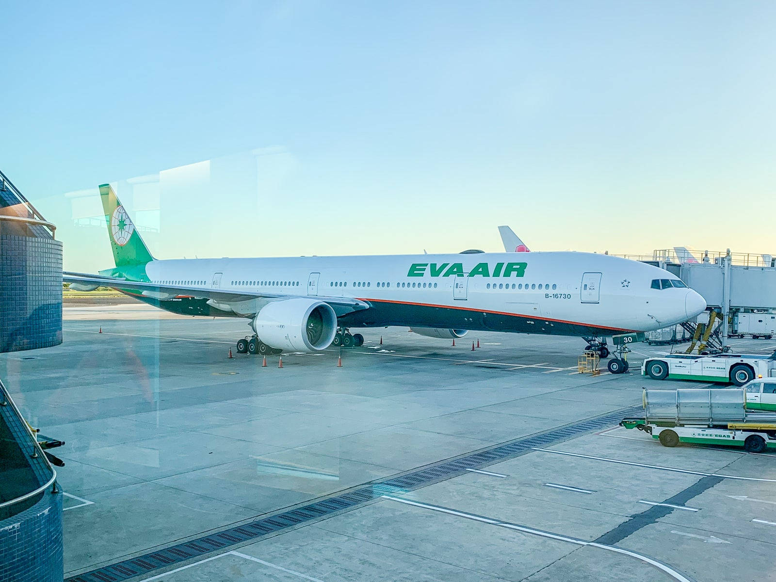 Apron Eva Air Background