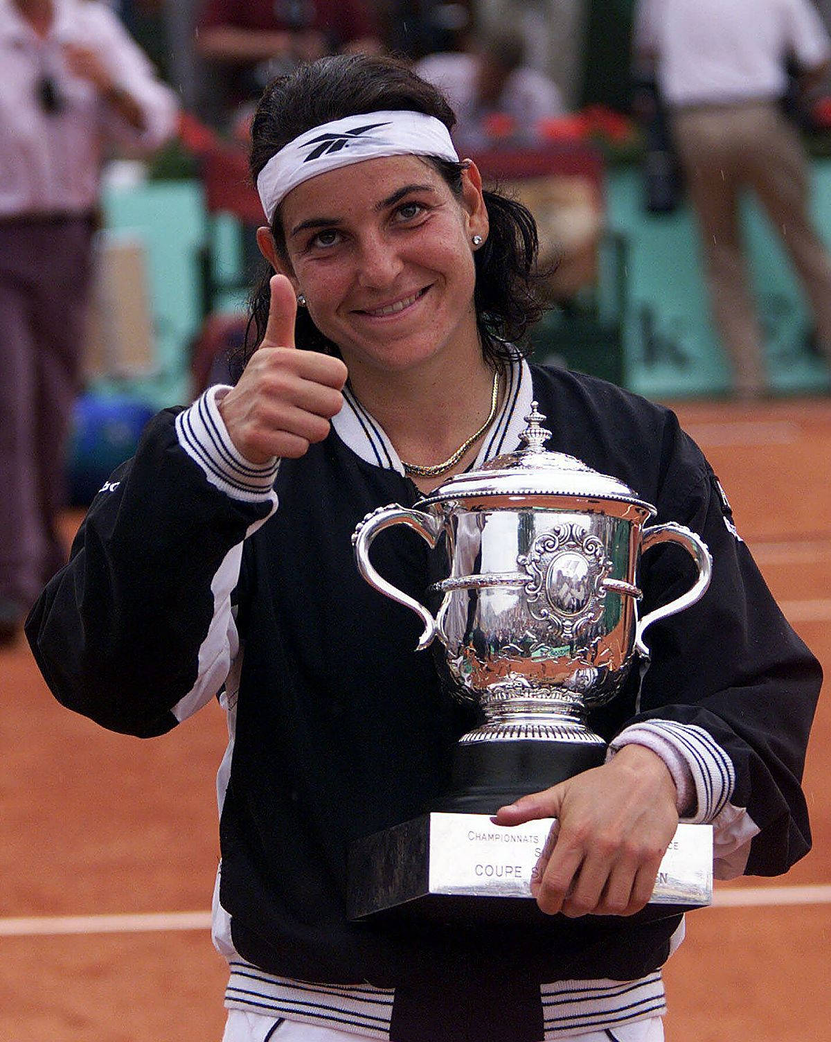 Arantxa Sánchez Vicario Thumbs Up Champion Background