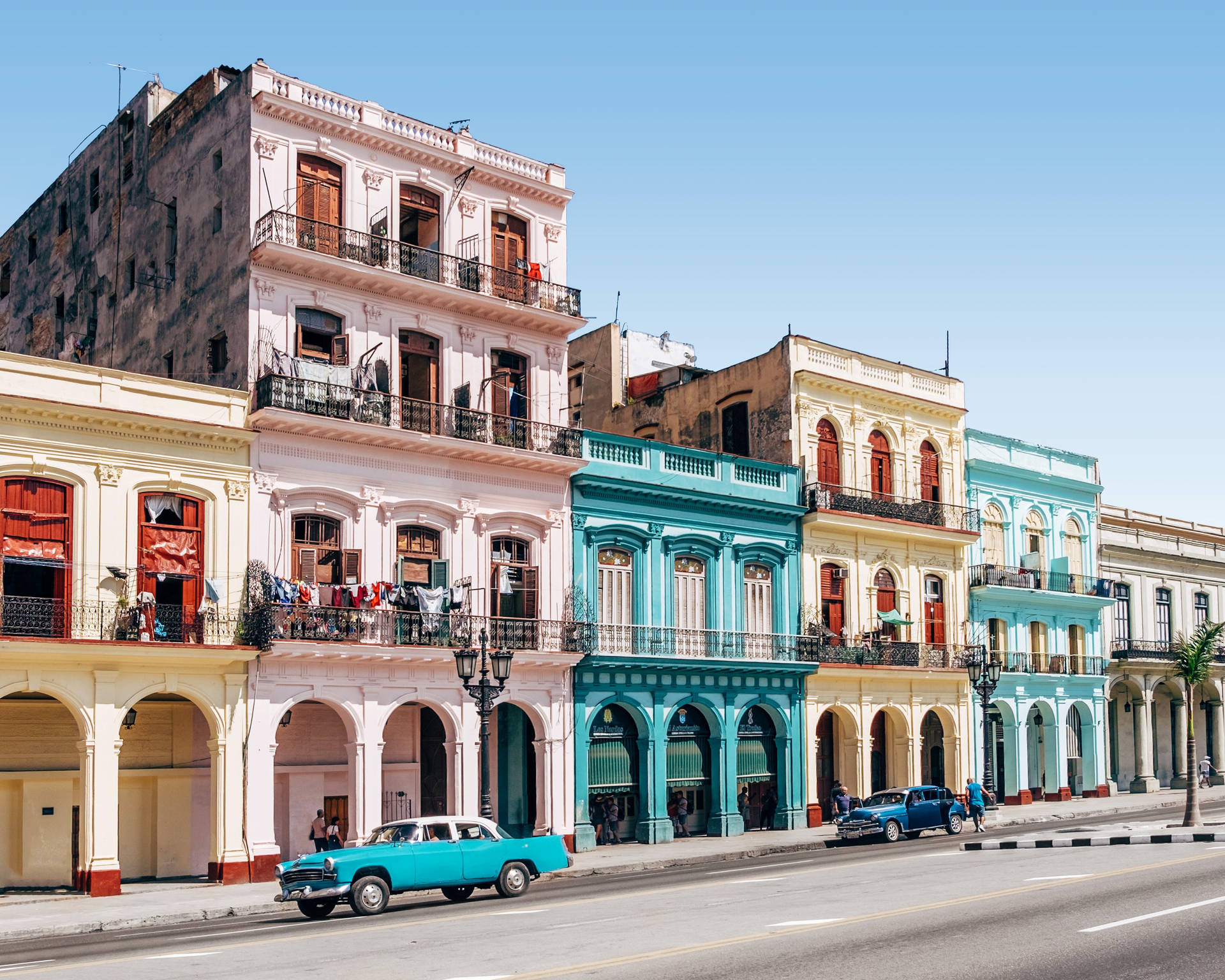 Architectural Buildings In Cuba Background