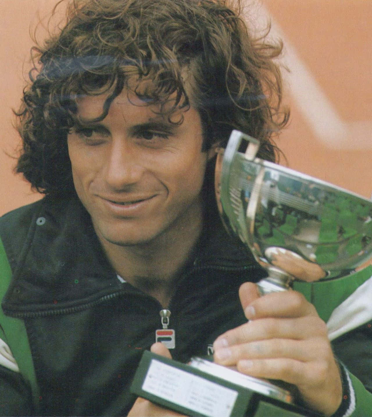 Argentine Professional Guillermo Vilas Tennis Player Champion Thropy Background