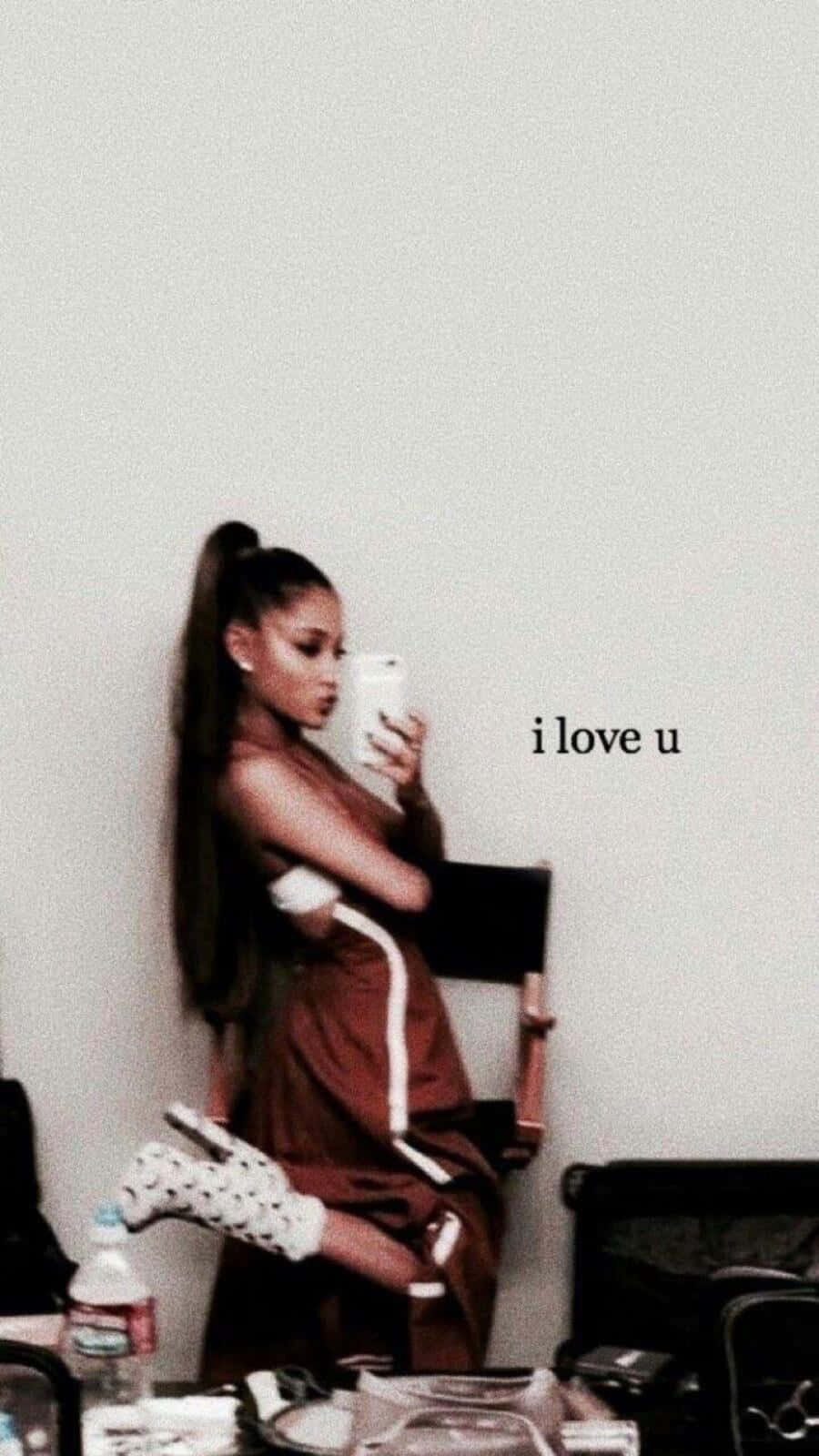 Ariana Grande - Aesthetic Queen Background