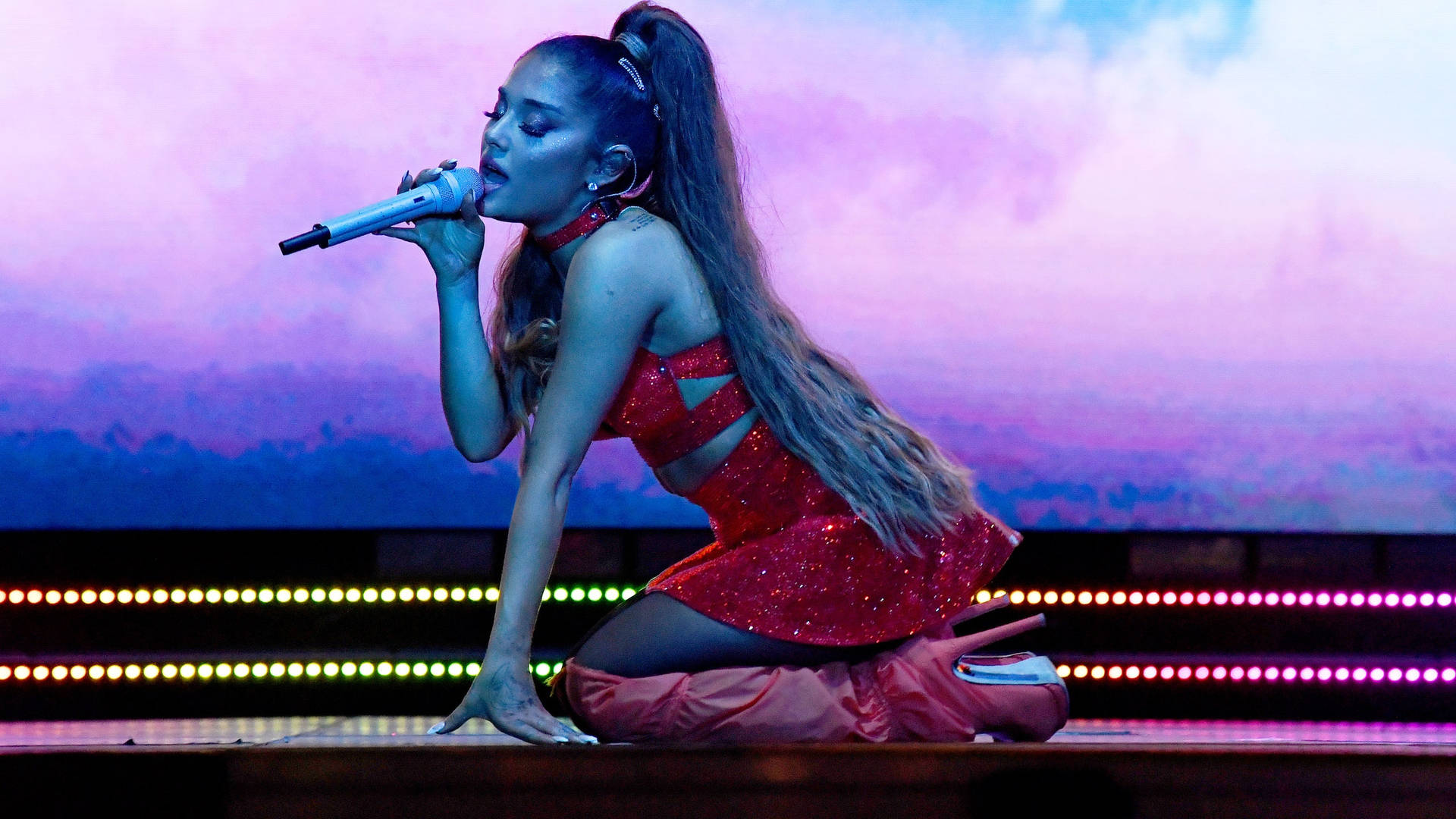 Ariana Grande Performing At Lollapalooza. Background