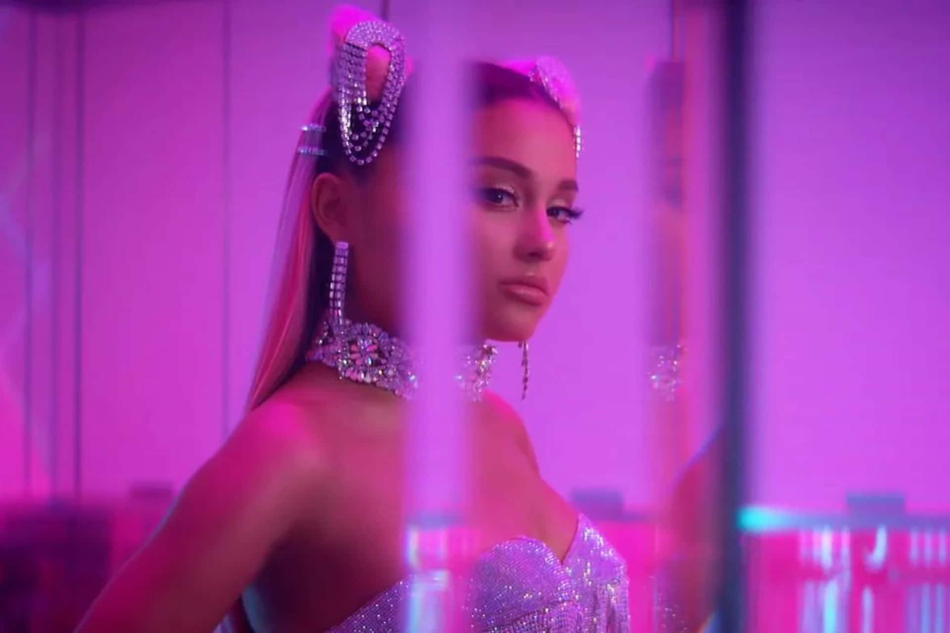 Ariana Grande Pink Glare Background