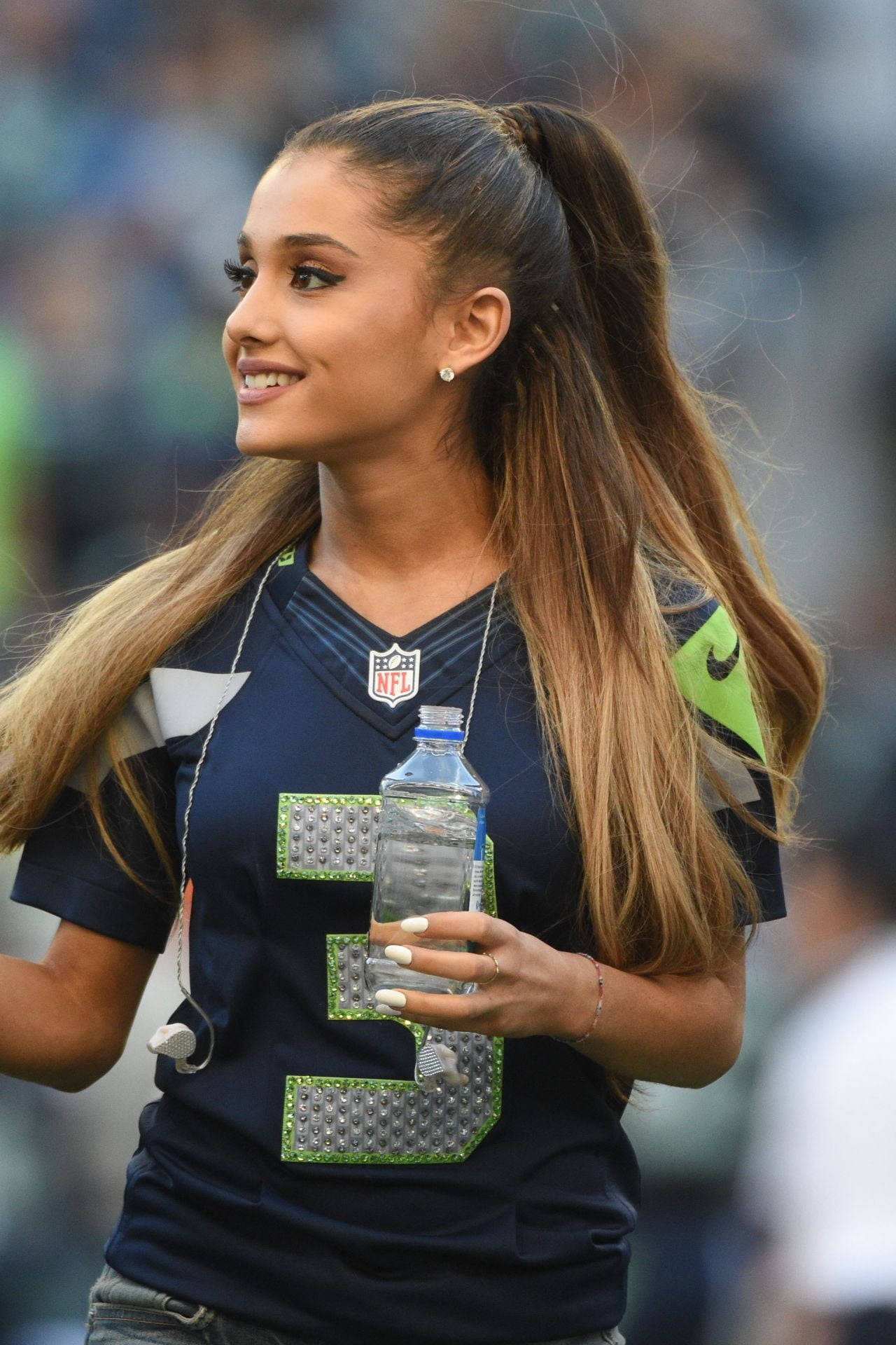 Ariana Grande Seattle Seahawks Background
