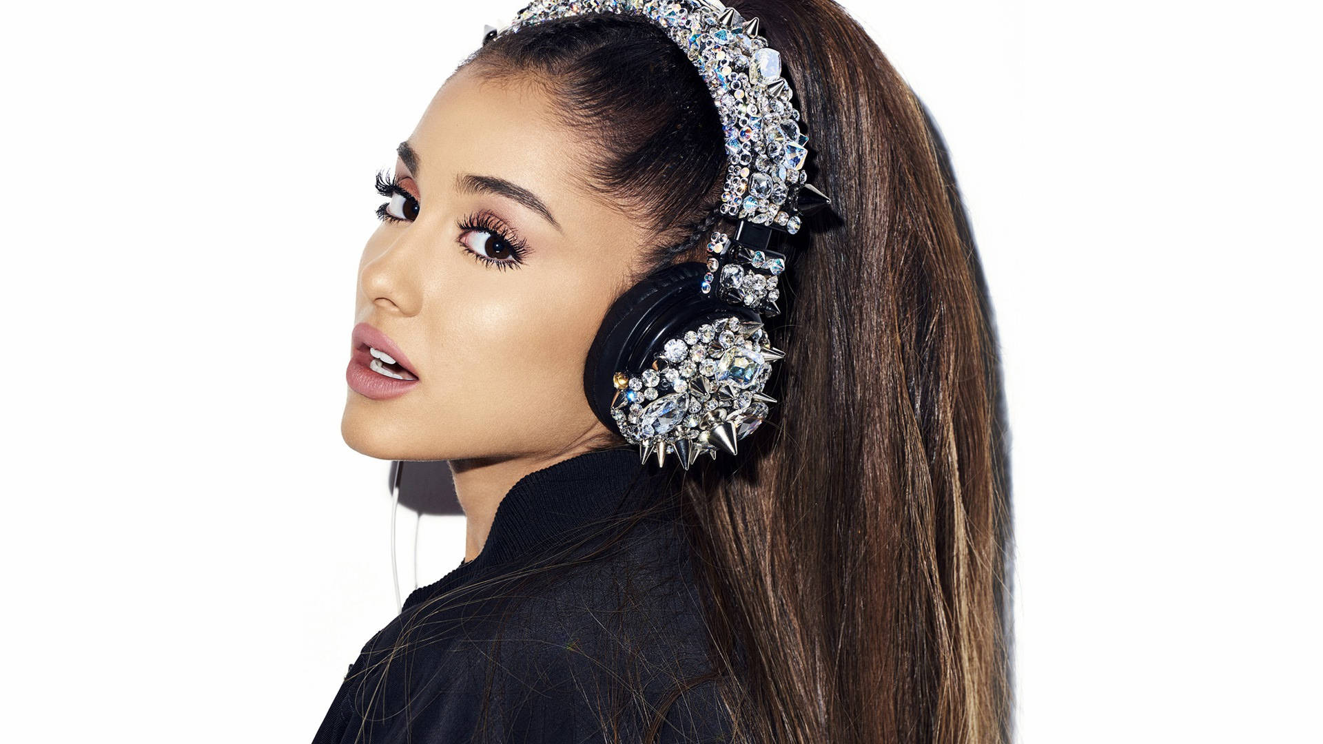 Ariana Grande Silver Diamond Studs Headphone Background