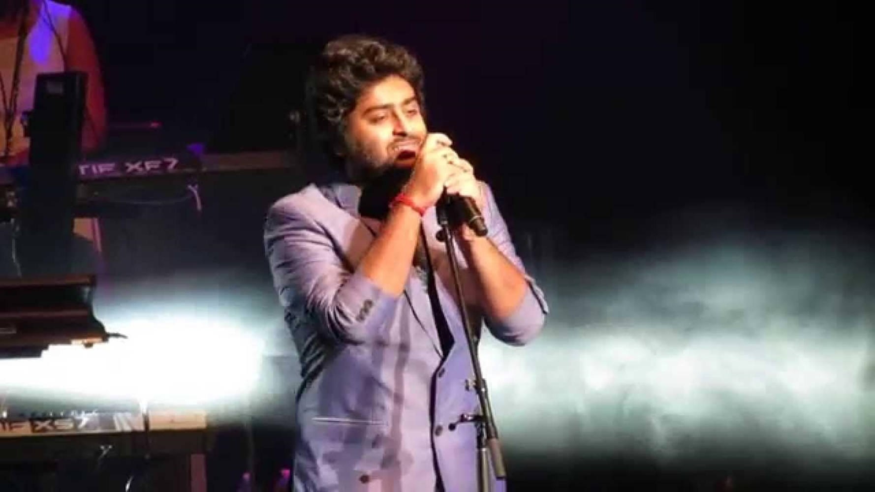 Arijit Singh Serenades Fans