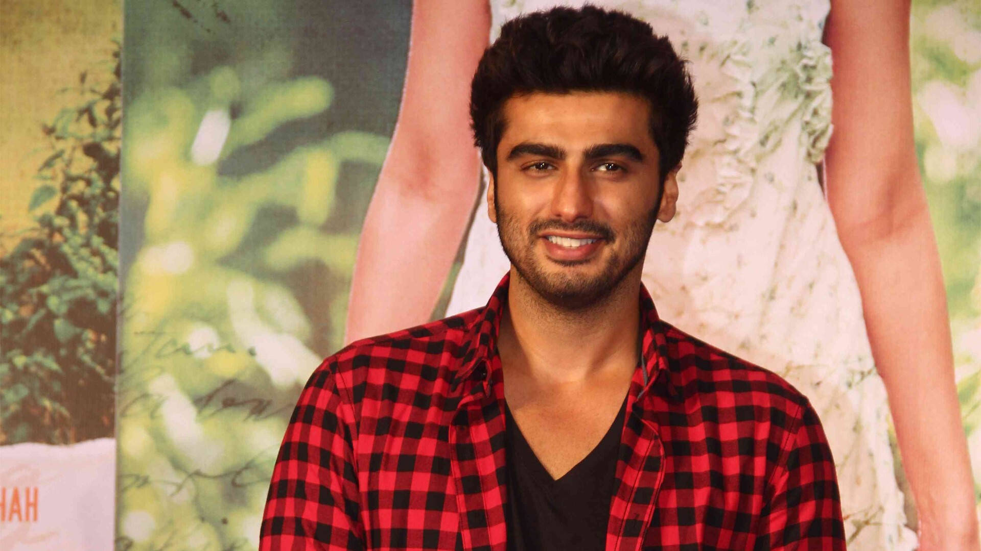 Arjun Kapoor In Casual Clothes Background