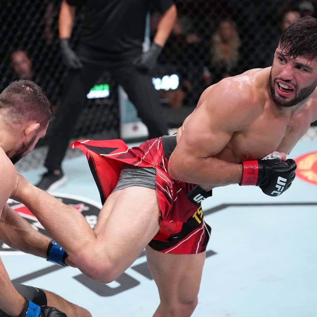 Arman Tsarukyan Kicking His Opponent