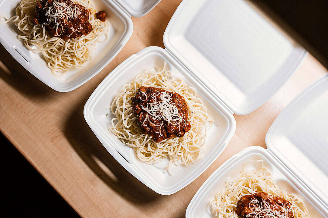 Aromatic Spaghetti In Dining Box Background