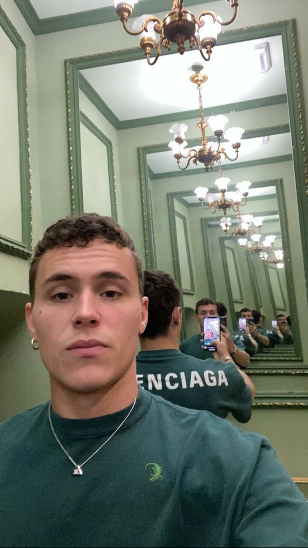 Aron Piper Mirror Selfie