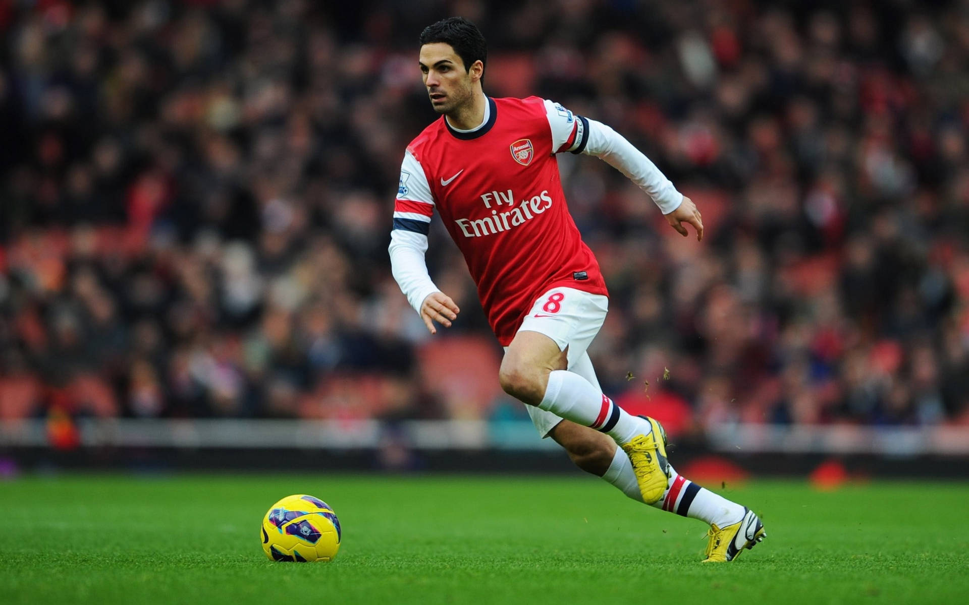 Arsenal Fc Player Going For The Goal