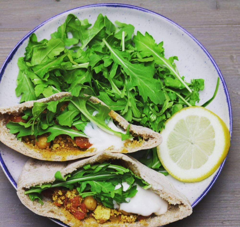 Arugula Served With Masala Pockets