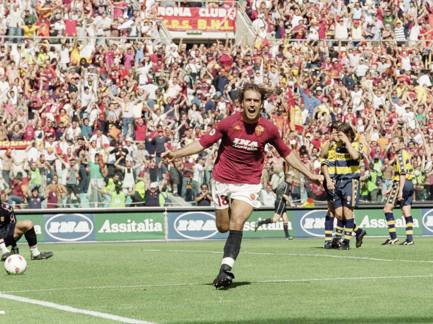 As Roma Gabriel Batistuta Celebrating Background