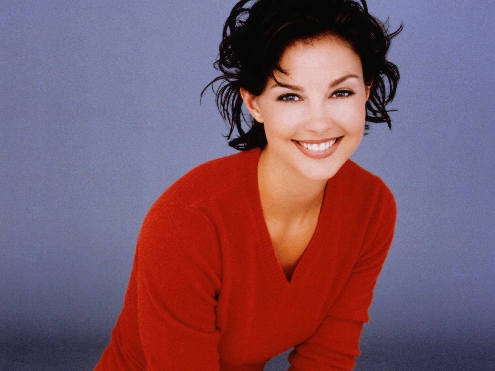 Ashley Judd Famous Actress Background
