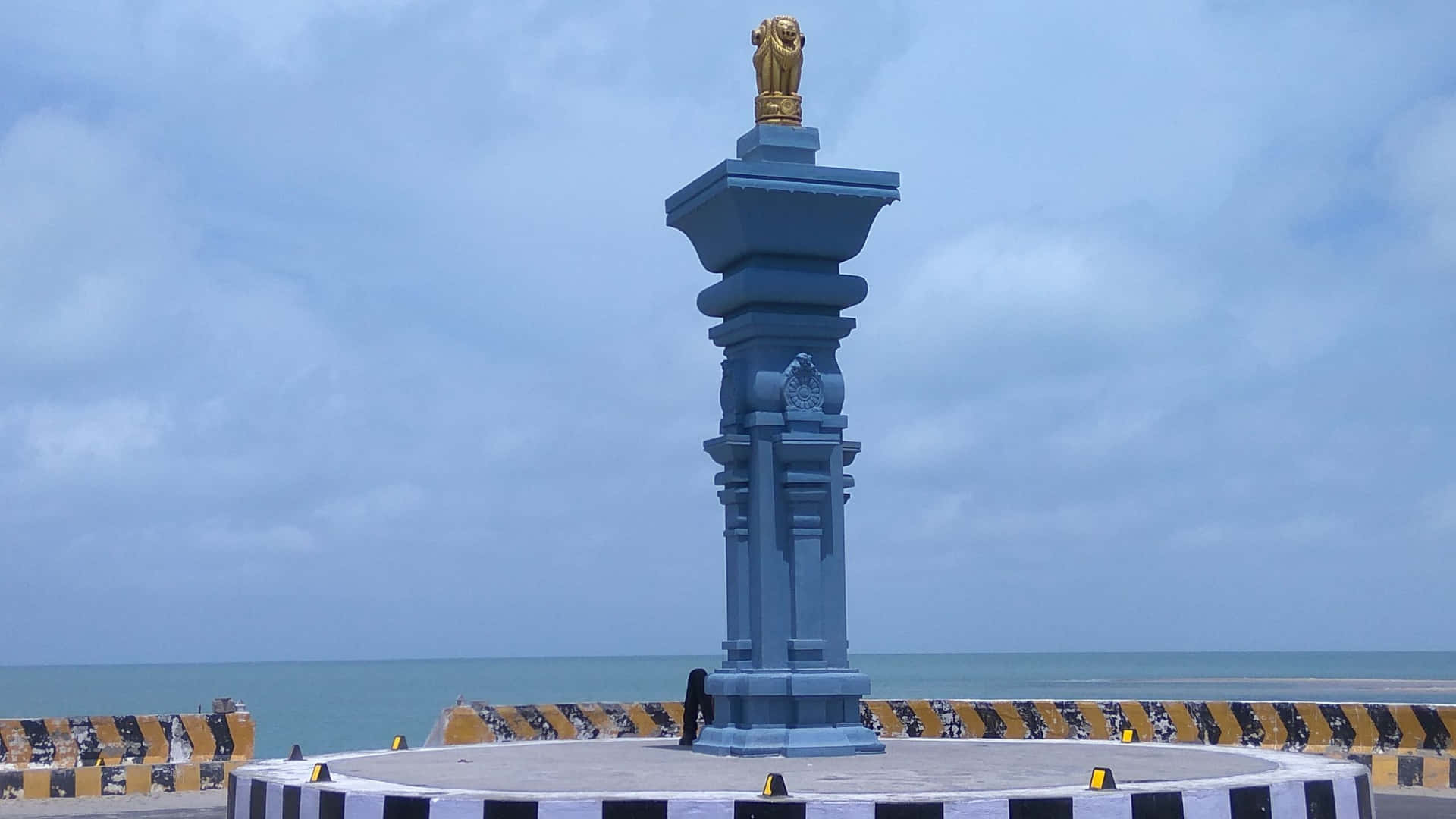 Ashoka Pillar In Dhanushkodi Background