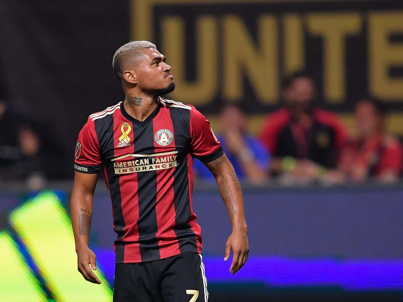 Atlanta Fc Striker Josef Martinez Mean Mugging Background