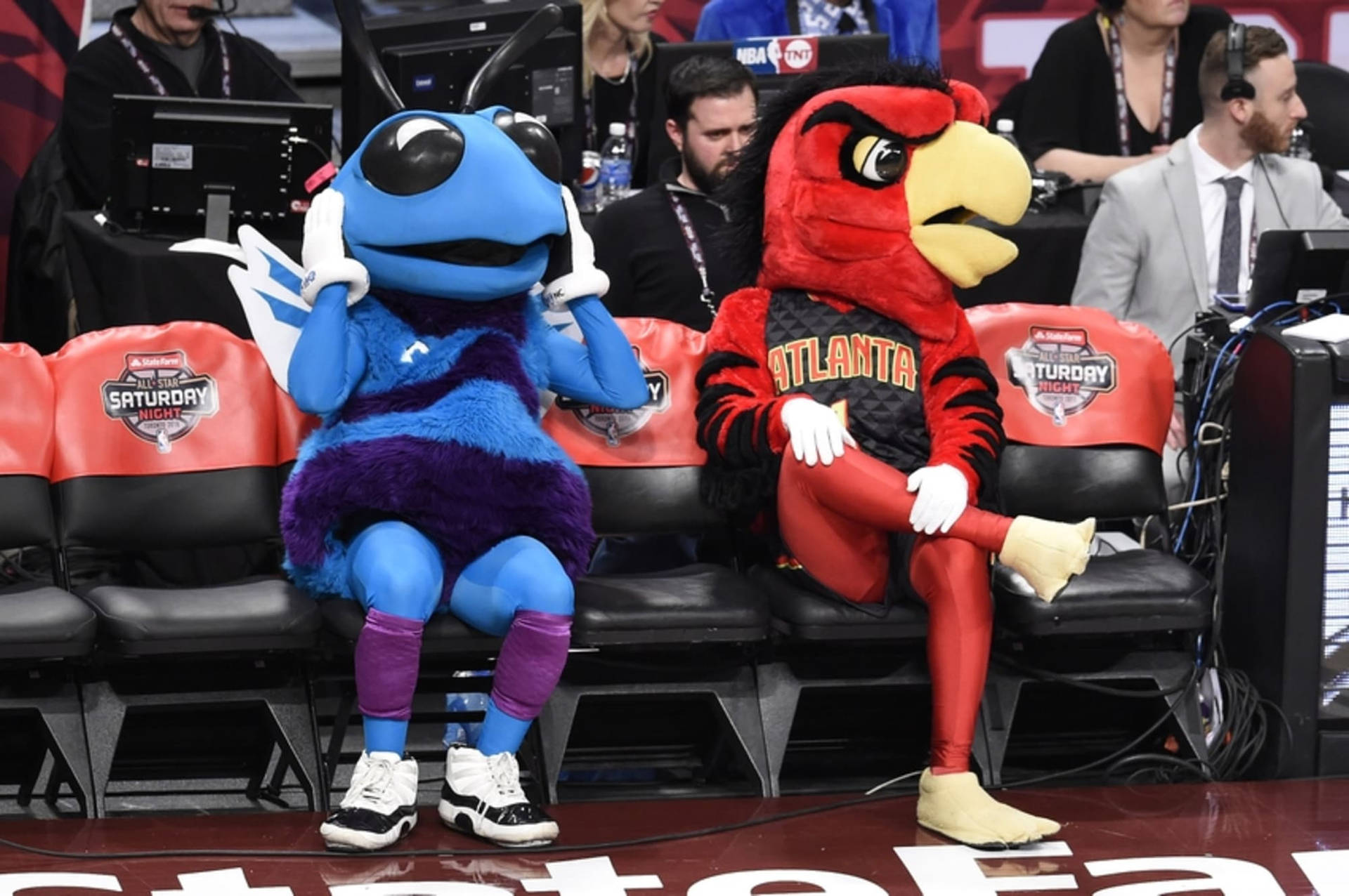 Atlanta Hawks And New Orleans Mascot Background