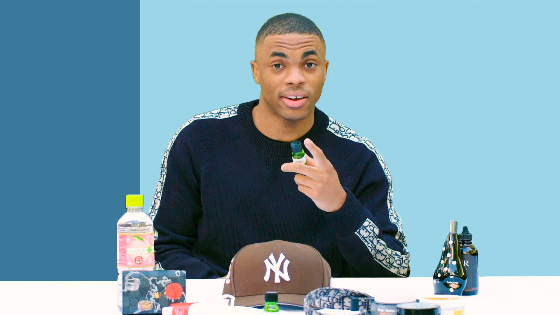 Attractive Vince Staples Background