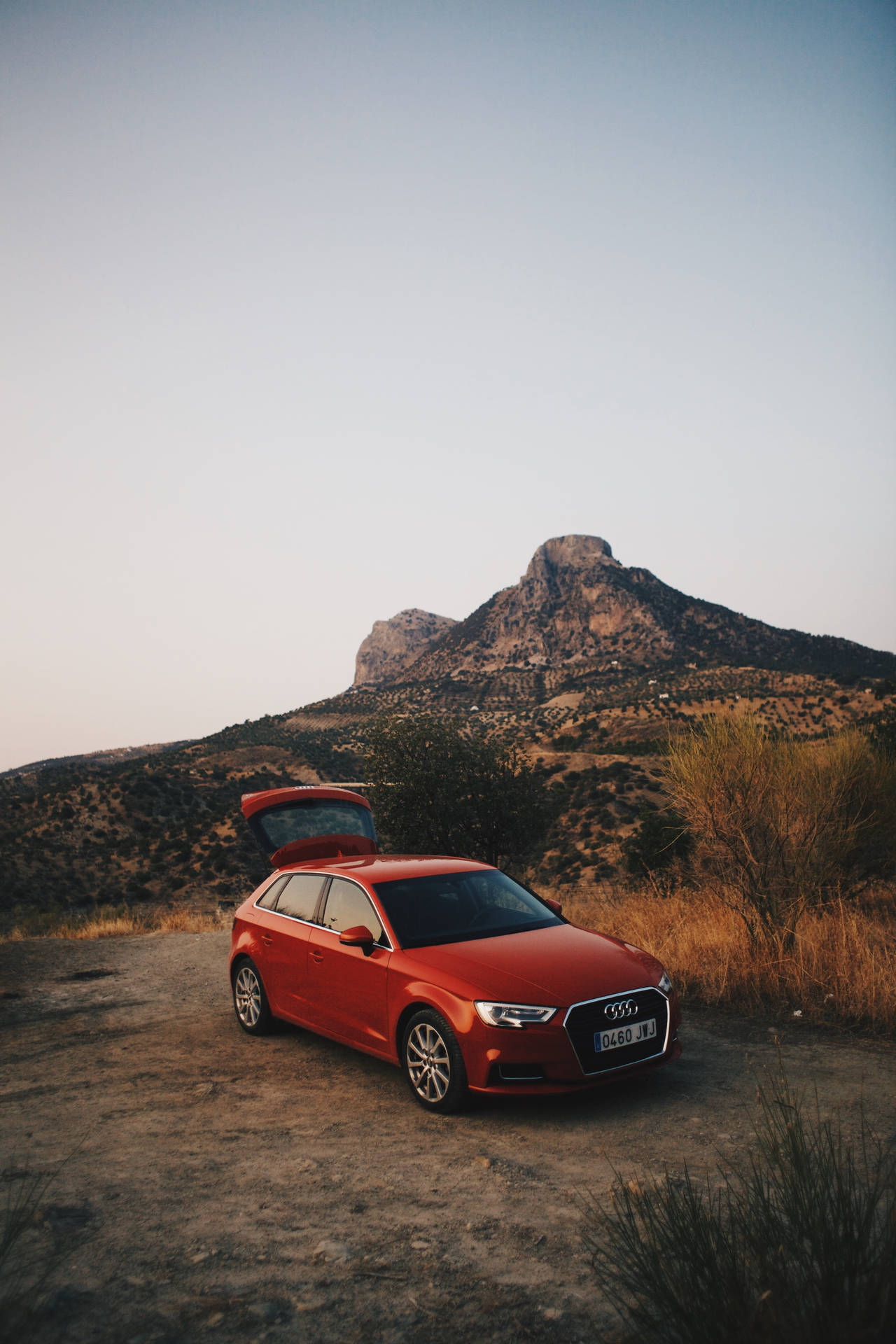 Audi Q5 Red Mountains Background