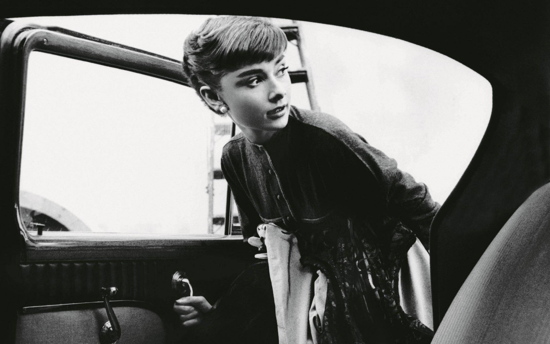 Audrey Hepburn Candid Shot Background