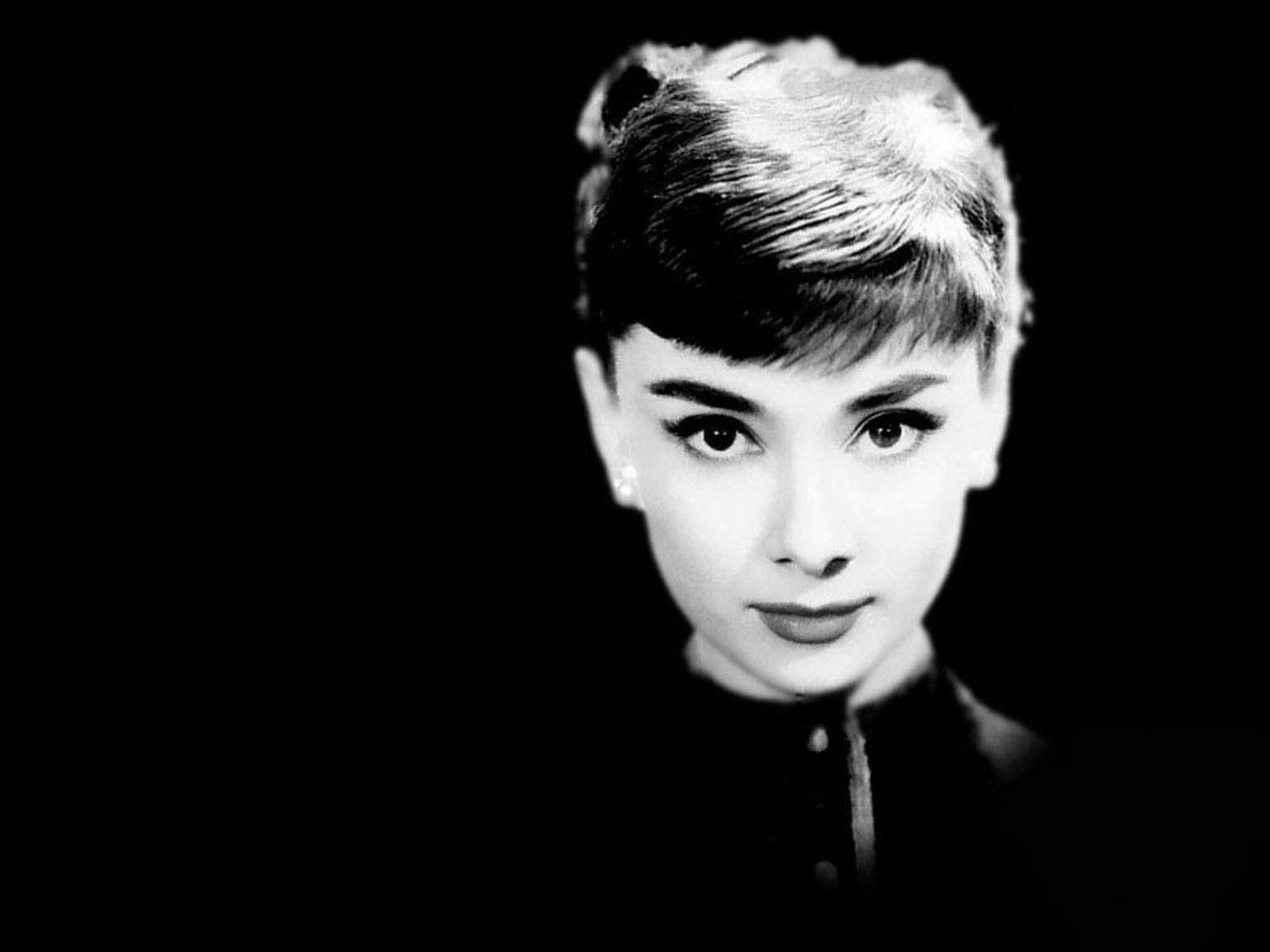 Audrey Hepburn Front Shot Background