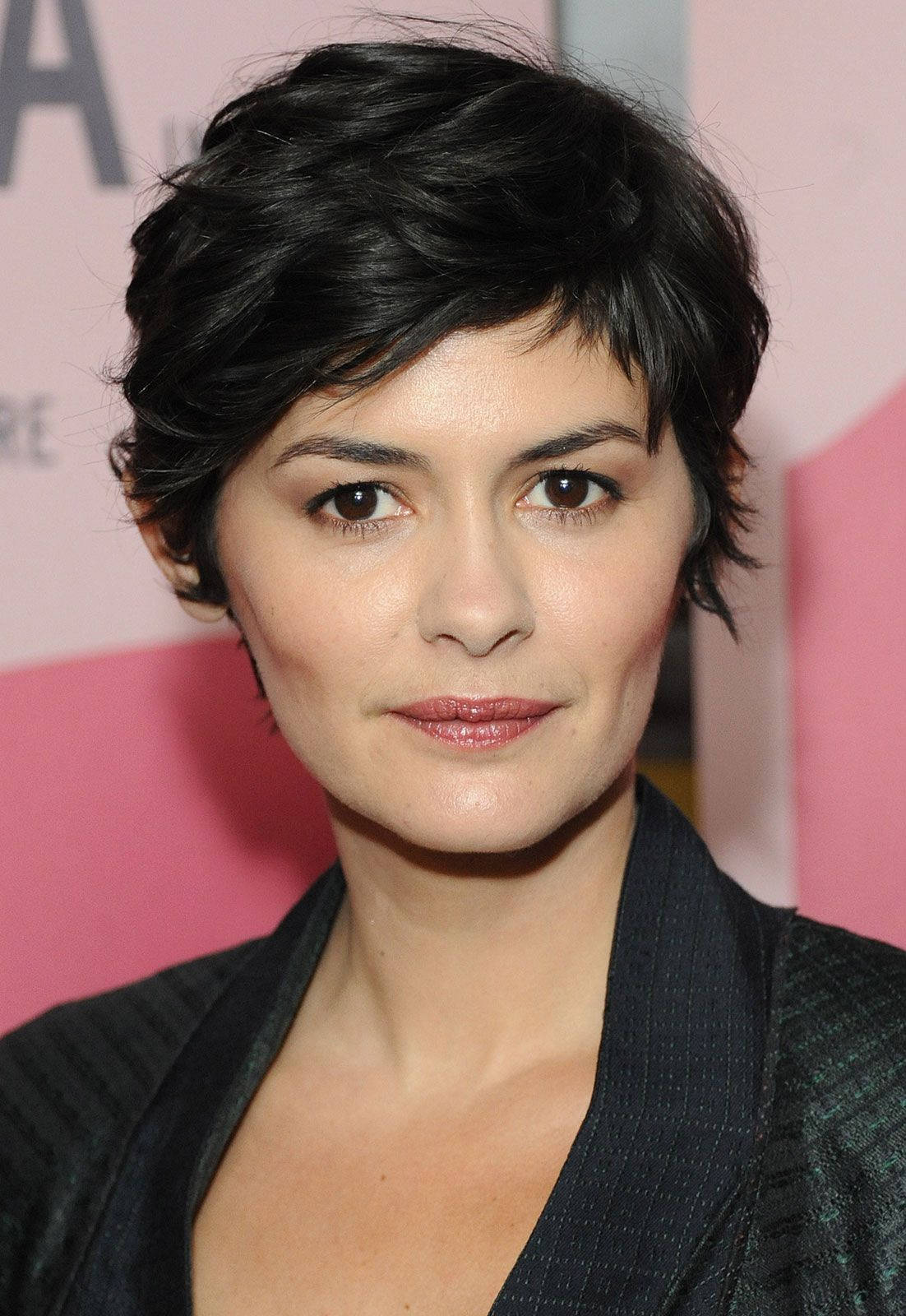 Audrey Tatou Short Hair Pink Background